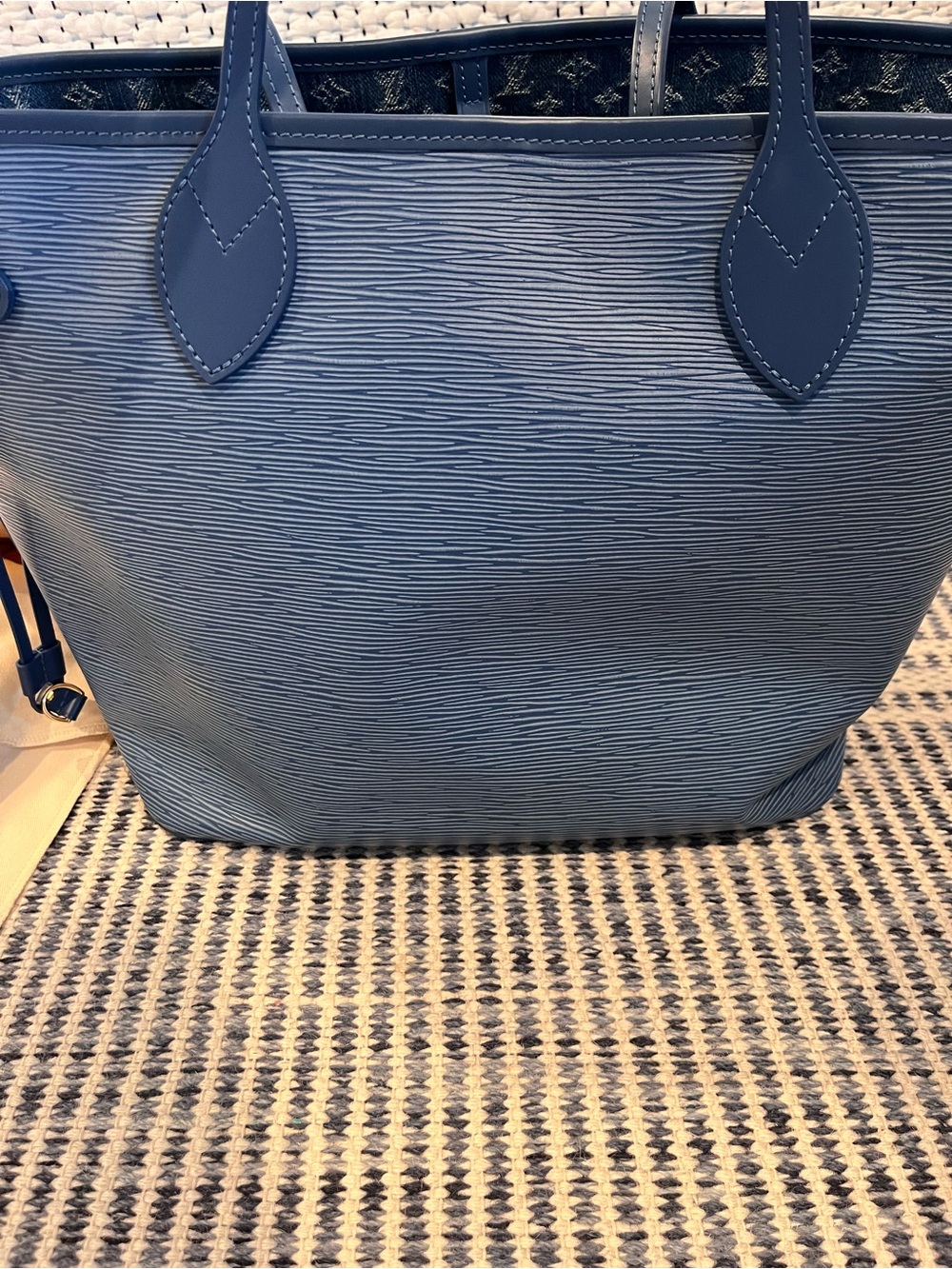Louis Vuitton neverfull MM epi leather blue Textured Tote Bag rare